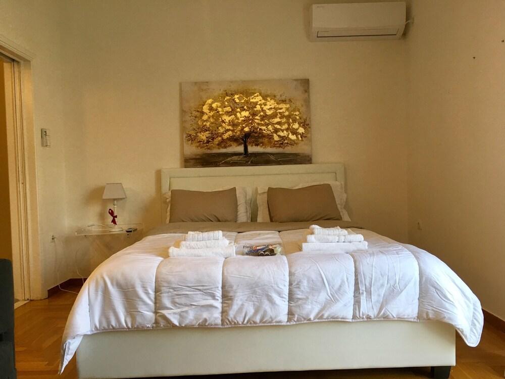 Top Sightseeing 3Rd Floor Studio On A Paved Road! Athena Bagian luar foto